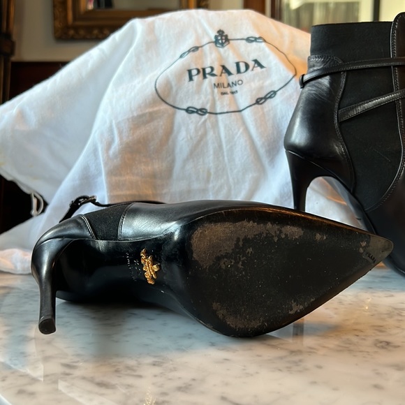 PRADA - Picture 2 of 2